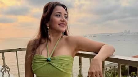 অভিনেত্রী মোনালিসা