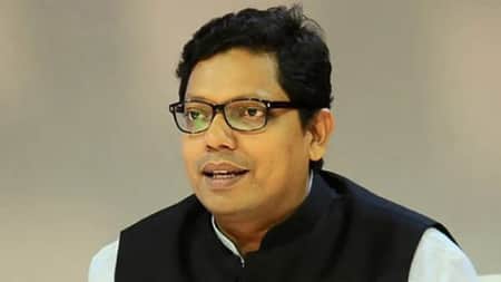 পলকের ঘাড়ে ২টি কোমরে ৩টি হাড় সরে গেছে Palak