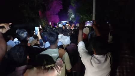 মান ভাঙাতে
