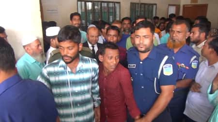 জামালপুরে স্কুলছাত্রীকে ধর্ষণের দায়ে তিনজনের মৃত্যুদণ্ড জামালপুরে স্কুলছাত্রীকে ধর্ষণ