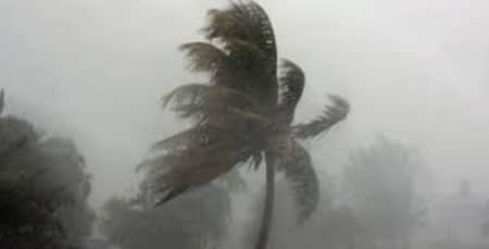 ঝড়ের আভাস