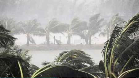 রাত ১টার মধ্যে যেসব অঞ্চলে ঝড়ের শঙ্কা রাত ১টার মধ্যে যেসব অঞ্চলে ঝড়ের শঙ্কা