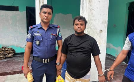 চানাচুর কিনে দেওয়ার প্রলোভন দেখিয়ে শিশুকে ধর্ষণচেষ্টা শিশুকে ধর্ষণচেষ্টা
