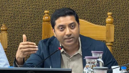 প্রাথমিকে আসছে নতুন কারিকুলাম, দক্ষ শিক্ষক বাড়াতে গুরুত্ব প্রতিমন্ত্রীর Primary