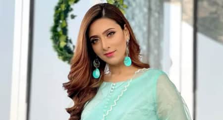 চিত্রনায়িকা বিদ্যা সিনহা মিম