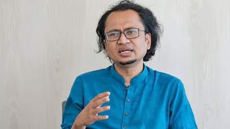 দিল্লি বিমানবন্দরে প্রধানমন্ত্রীর উপদেষ্টার সঙ্গে যা ঘটেছিল প্রধানমন্ত্রীর উপদেষ্টা