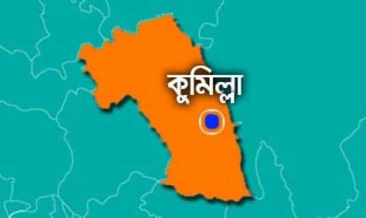 ঘুষি মেরে শিক্ষকের নাক ফাটালো আরেক শিক্ষক