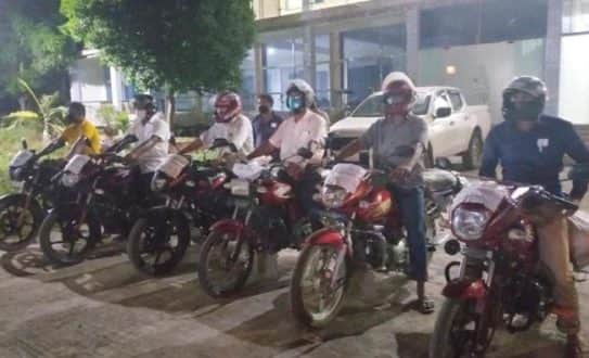 ডিসির মোবাইলে ম্যাসেজ দিলেই বাড়ি যাচ্ছে প্রধানমন্ত্রীর সহায়তা