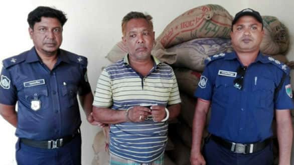১০ টাকা কেজি দরের ২৬ বস্তা চালসহ আ’লীগ নেতা আটক