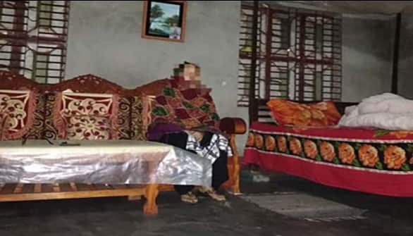 ভয়ঙ্কর প্রেমিকা, খালি বাড়িতে গিয়ে ফেঁসে গেলো প্রেমিক!