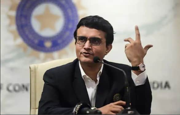 দায়িত্ব কিভাবে পালন করতে হয় চোখে আঙ্গুল দিয়ে দেখিয়ে দিলেন সৌরভ