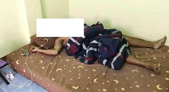 মোবাইলে চার্জ দিতে গিয়ে প্রাণ গেল