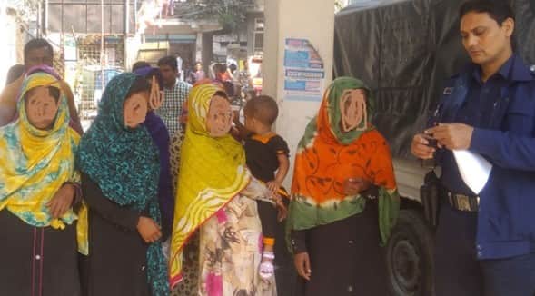‘গাঁয়ের বধূ শহরে ছিনতাইকারী’, এক গ্রাম থেকেই এক হাজার নারী!