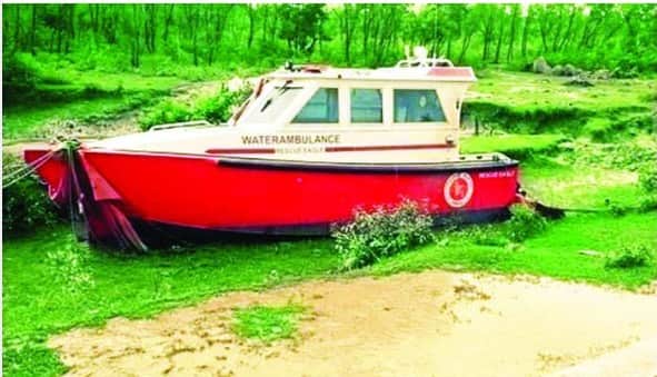 কোটি টাকার দুই ওয়াটার অ্যাম্বুলেন্স পানিতে নামেনি একদিনও!