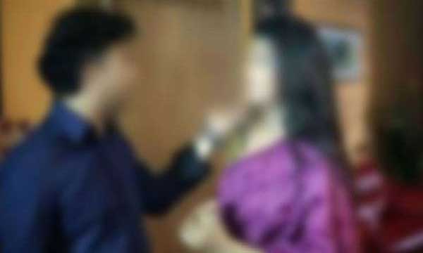 পরকিয়া প্রেমিকের সাথে পালালো মেয়ে, থানায় হাজির মা