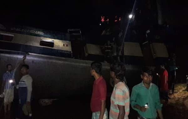 ফের ট্রেনের ইঞ্জিন লাইনচ্যুত