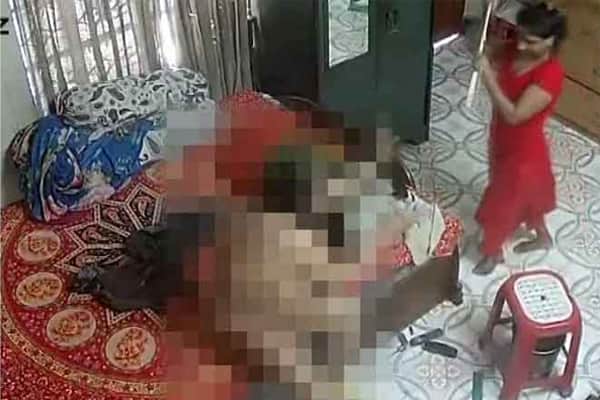 সিসি ক্যামেরায় ধরা পড়লো গৃহকর্মীর নিষ্ঠুরতা