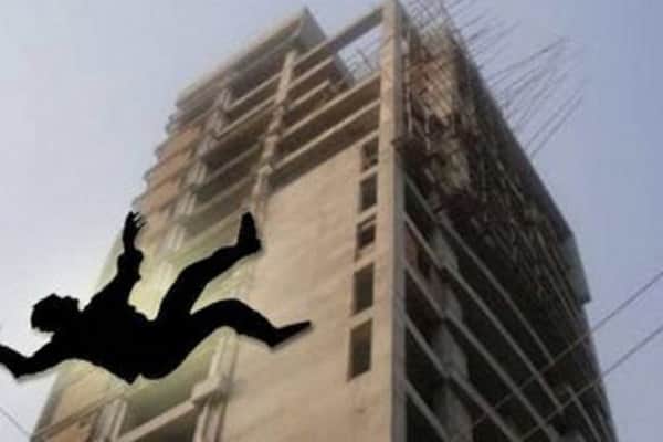 রাজধানীর মতিঝিলে ভবন থেকে পড়ে বৃদ্ধের মৃত্যু