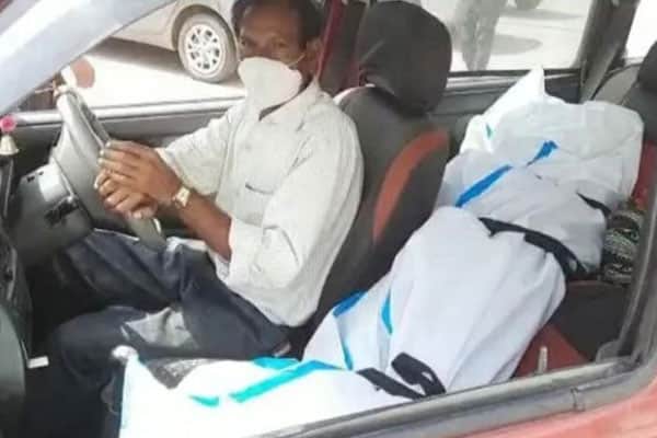 পেলেন না অ্যাম্বুলেন্স, গাড়িতেই মেয়ের মরদেহ বসিয়ে ৮৫ কিমি পাড়ি দিলেন বাবা!