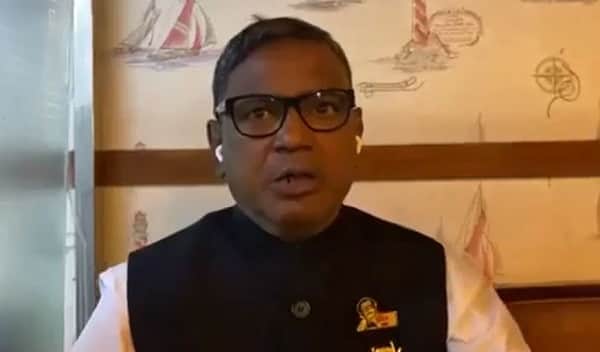 মেয়র পদ হারাচ্ছেন কাদের মির্জা, লাইভে এসে জানালেন নিজেই