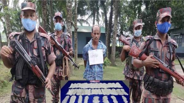 সাতক্ষীরায় ১১ কেজি রূপাসহ আটক ১