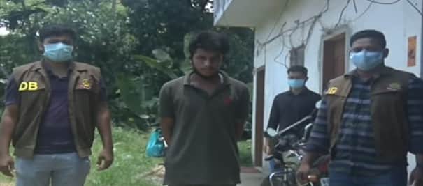 আপত্তিকর ৩০০ ভিডিও ক্লিপসহ প্রকৌশলী আটক