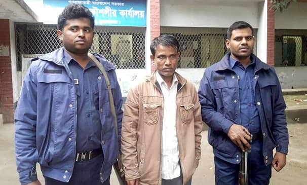 চুয়াডাঙ্গায় ইউএনওর স্বাক্ষর জালিয়াতির অভিযোগে আটক ১