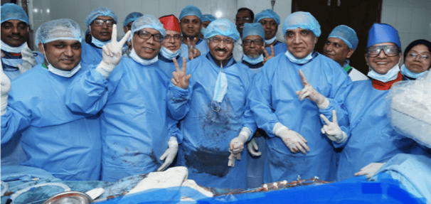 বুক না কেটে ‘এওর্টিক ভাল্ব’ প্রতিস্থাপন করলেন বাংলাদেশের চিকিৎসকরা