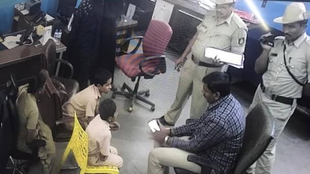 স্কুল নাটকে মোদীকে কটাক্ষ করে সংলাপ, অতঃপর ছাত্রদের সাথে যা করলো পুলিশ