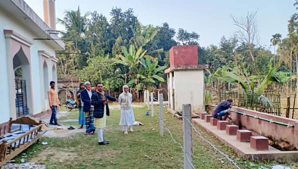 মসজিদের জমি দখল করলেন ভূমি কর্মকর্তা গিয়াস উদ্দিন