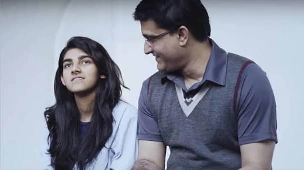 বাবাকে নিয়ে মন্তব্য করে ফের খবরের শিরোনাম