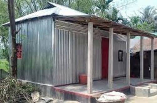 সরকারি ঘর বরাদ্দে ইউপি চেয়ারম্যানের বিরুদ্ধে ঘুষ নেয়ার অভিযোগ!
