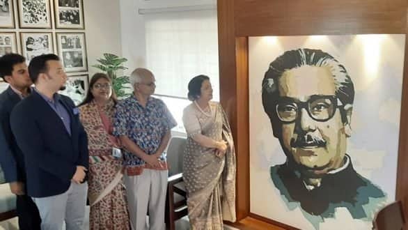 খালেদা জিয়ার উপদেষ্টার স্কুলে বঙ্গবন্ধু কর্নার উদ্বোধন