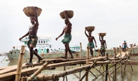 কর্মহীন দুই কোটি দিনমজুর