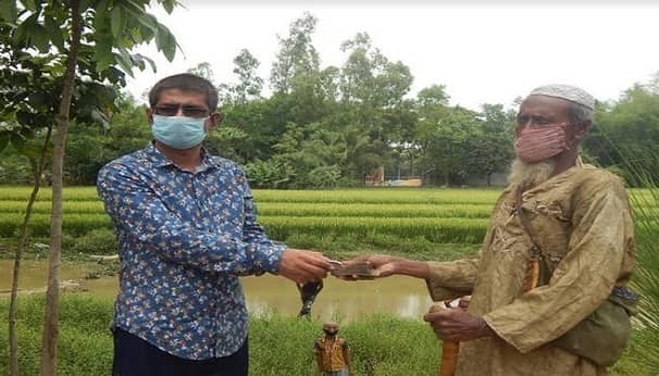 ত্রাণ তহবিলে ১০ হাজার টাকা দান করলেন ভিক্ষুক