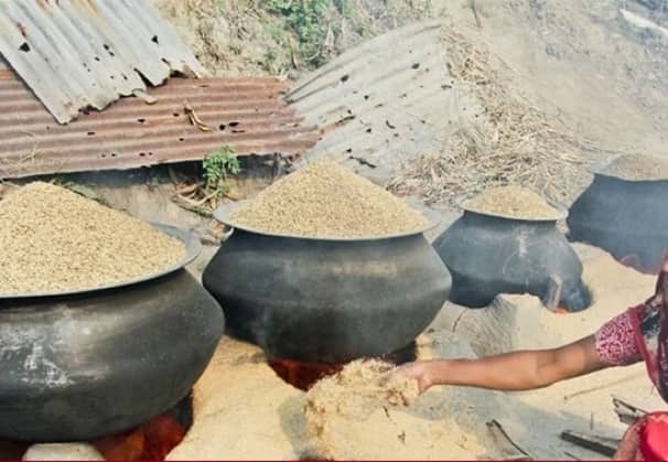 উঠানে ধান সিদ্ধ করার সময় বজ্রপাতে দুই গৃহবধূর মৃত্যু
