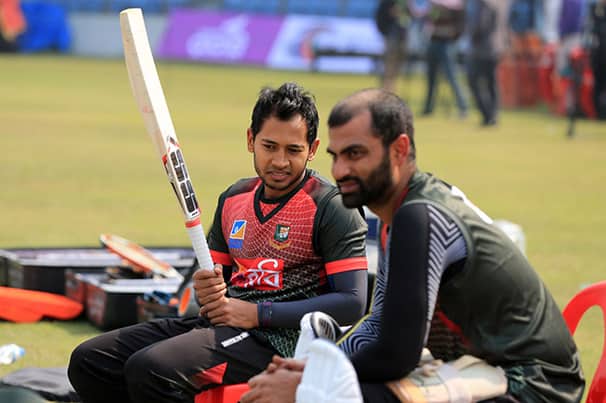 মুশফিকের ব্যাট কিনতে চান তামিম