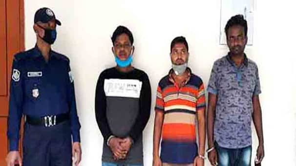 পুলিশের হাতে আটক ৩ ডিবি