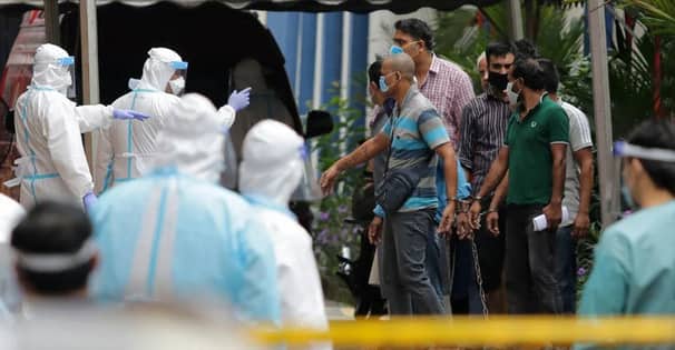 মালয়েশিয়ায় লকডাউন ভবন থেকে বাংলাদেশিসহ দুই শতাধিক আটক