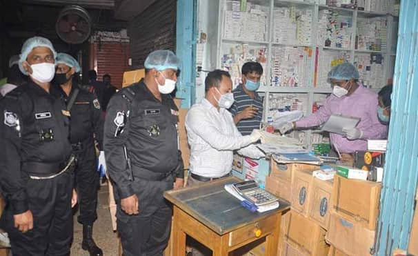 ২৯ ফার্মেসিকে ১১ লাখ টাকা জরিমানা