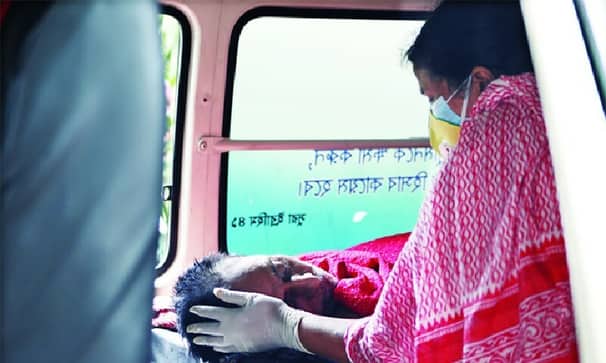 আইসিইউ’র জন্য চারদিন অপেক্ষা, এম্বুলেন্সে মৃত্যু