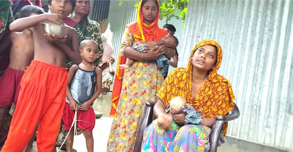 কিশোরীর কোলে নবজাতক: ঘরে তুলতে স্বামীর অস্বীকৃতি