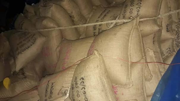 দিনাজপুরে ৩৪২ বস্তা সরকারি চাল জব্দ
