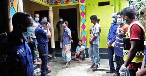 পুরো পরিবার নিশ্চিহ্ন করে দরজায় তালা