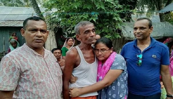 ৪৮ বছর পর বাবাকে খুঁজে বের করলেন মেয়ে!