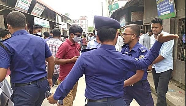 বরগুনায় মানববন্ধনে পুলিশের লাঠিচার্জ: তদন্ত কমিটি গঠন
