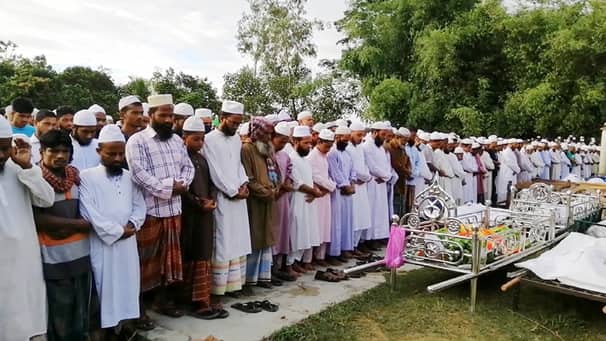 নেত্রকোনায় ট্রলারডুবিতে নিহত ১৮ জনের দাফন সম্পন্ন