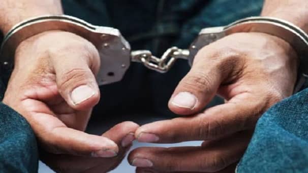 স্বাস্থ্য অধিদফতরের গাড়ি চালক মালেক আটক