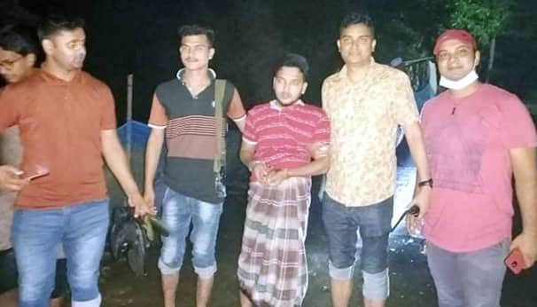 লুঙ্গি পরে পালাতে চেয়েছিলেন মাসুম