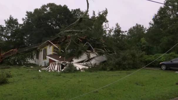 যুক্তরাষ্ট্রে হারিকেন স্যালির তাণ্ডব, অন্ধকারে সাড়ে ৫ লাখ মানুষ